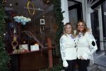 Amsterdam 24 november 2020
Lieke v Lexmond en Jetteke v Lexmond openen hun winkel