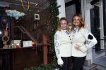Amsterdam 24 november 2020
Lieke v Lexmond en Jetteke v Lexmond openen hun winkel