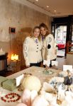 Amsterdam 24 november 2020
Lieke v Lexmond en Jetteke v Lexmond openen hun winkel