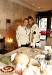Amsterdam 24 november 2020
Lieke v Lexmond en Jetteke v Lexmond openen hun winkel