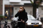 Amsterdam 17 december 2020
Monique Klemann met koffietje op de fiets in Amsterdam zuid