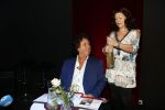 Holten 9 november 2020
Rene Le Blanc tekent een kontrakt bij Edwin en Coen v Hoevelaak. Hij kwam samen met zijn vriendin.