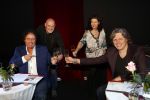 Holten 9 november 2020
Rene Le Blanc tekent een kontrakt bij Edwin en Coen v Hoevelaak. Hij kwam samen met zijn vriendin.