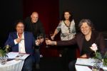 Holten 9 november 2020
Rene Le Blanc tekent een kontrakt bij Edwin en Coen v Hoevelaak. Hij kwam samen met zijn vriendin.