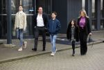 Vinkeveen 12 december 2020
Robert leroy vertrekt bij the Harbour Club in Vinkeveen met zijn vriendin Jaimie de Boer en zijn kinderen.