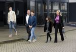 Vinkeveen 12 december 2020
Robert leroy vertrekt bij the Harbour Club in Vinkeveen met zijn vriendin Jaimie de Boer en zijn kinderen.
