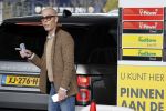Den Haag Schiphol en Hilversum
Frank Jansen en zijn partneer Rogier Smit rijden van hun huis in Den Haag naar RTL in Hilversum waar ze een gesprek hebben met Peter v d Vorst van RTL