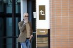 Den Haag Schiphol en Hilversum
Frank Jansen en zijn partneer Rogier Smit rijden van hun huis in Den Haag naar RTL in Hilversum waar ze een gesprek hebben met Peter v d Vorst van RTL