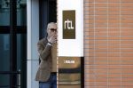 Den Haag Schiphol en Hilversum
Frank Jansen en zijn partneer Rogier Smit rijden van hun huis in Den Haag naar RTL in Hilversum waar ze een gesprek hebben met Peter v d Vorst van RTL