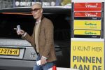 Den Haag Schiphol en Hilversum
Frank Jansen en zijn partneer Rogier Smit rijden van hun huis in Den Haag naar RTL in Hilversum waar ze een gesprek hebben met Peter v d Vorst van RTL