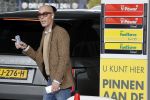 Den Haag Schiphol en Hilversum
Frank Jansen en zijn partneer Rogier Smit rijden van hun huis in Den Haag naar RTL in Hilversum waar ze een gesprek hebben met Peter v d Vorst van RTL