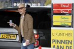 Den Haag Schiphol en Hilversum
Frank Jansen en zijn partneer Rogier Smit rijden van hun huis in Den Haag naar RTL in Hilversum waar ze een gesprek hebben met Peter v d Vorst van RTL