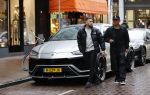 Amsterdam 21 november 2020
Rolf Sanchez met een kennis en een Lamborghini Urus op de pc hooftstraat
