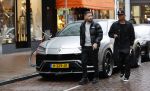 Amsterdam 21 november 2020
Rolf Sanchez met een kennis en een Lamborghini Urus op de pc hooftstraat