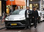 Amsterdam 21 november 2020
Rolf Sanchez met een kennis en een Lamborghini Urus op de pc hooftstraat
