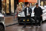 Amsterdam 21 november 2020
Rolf Sanchez met een kennis en een Lamborghini Urus op de pc hooftstraat