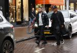Amsterdam 21 november 2020
Rolf Sanchez met een kennis en een Lamborghini Urus op de pc hooftstraat