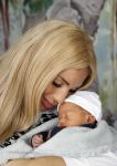 Schevebingen 20 november 2020
Samantha de Jong met haar vriend Gerrit en hun baby Djamino in hun huis .