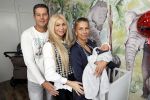 Schevebingen 20 november 2020
Samantha de Jong met haar vriend Gerrit en hun baby Djamino in hun huis .  dochter Gerrit