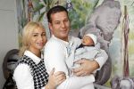 Schevebingen 20 november 2020
Samantha de Jong met haar vriend Gerrit en hun baby Djamino in hun huis .