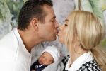Schevebingen 20 november 2020
Samantha de Jong met haar vriend Gerrit en hun baby Djamino in hun huis .
