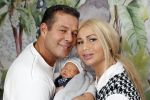 Schevebingen 20 november 2020
Samantha de Jong met haar vriend Gerrit en hun baby Djamino in hun huis .