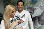 Scheveningen 20 november 2020
Samantha de Jong met haar vriend Gerrit en hun baby Djamino in hun huis .  dochter Gerrit