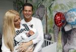 Scheveningen 20 november 2020
Samantha de Jong met haar vriend Gerrit en hun baby Djamino in hun huis .  dochter Gerrit
