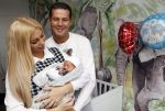 Scheveningen 20 november 2020
Samantha de Jong met haar vriend Gerrit en hun baby Djamino in hun huis .  dochter Gerrit