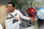 Scheveningen 20 november 2020
Samantha de Jong met haar vriend Gerrit en hun baby Djamino in hun huis .  dochter Gerrit