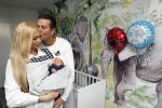Scheveningen 20 november 2020
Samantha de Jong met haar vriend Gerrit en hun baby Djamino in hun huis .  dochter Gerrit