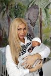 Scheveningen 20 november 2020
Samantha de Jong met haar vriend Gerrit en hun baby Djamino in hun huis .  dochter Gerrit