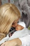 Scheveningen 20 november 2020
Samantha de Jong met haar vriend Gerrit en hun baby Djamino in hun huis .  dochter Gerrit