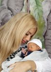 Scheveningen 20 november 2020
Samantha de Jong met haar vriend Gerrit en hun baby Djamino in hun huis .  dochter Gerrit