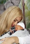 Scheveningen 20 november 2020
Samantha de Jong met haar vriend Gerrit en hun baby Djamino in hun huis .  dochter Gerrit