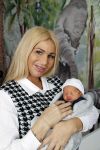 Scheveningen 20 november 2020
Samantha de Jong met haar vriend Gerrit en hun baby Djamino in hun huis .  dochter Gerrit