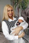 Scheveningen 20 november 2020
Samantha de Jong met haar vriend Gerrit en hun baby Djamino in hun huis .  dochter Gerrit