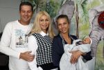 Scheveningen 20 november 2020
Samantha de Jong met haar vriend Gerrit en hun baby Djamino in hun huis .  dochter Gerrit