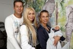 Scheveningen 20 november 2020
Samantha de Jong met haar vriend Gerrit en hun baby Djamino in hun huis .  dochter Gerrit