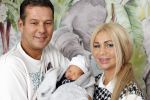 Scheveningen 20 november 2020
Samantha de Jong met haar vriend Gerrit en hun baby Djamino in hun huis .  dochter Gerrit