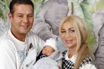 Scheveningen 20 november 2020
Samantha de Jong met haar vriend Gerrit en hun baby Djamino in hun huis .  dochter Gerrit