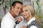 Scheveningen 20 november 2020
Samantha de Jong met haar vriend Gerrit en hun baby Djamino in hun huis .  dochter Gerrit