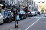 Amsterdam 18 november 2020
Selwyn Senatori op zijn electreische step op de pc hooftstraat