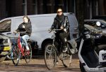 Amsterdam 23 november 2020
Suzanne Klemann  met dochter op straat in Amsterdam zuid.