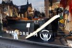 Amsterdam 17 december 2020
Winkel THE waar oa de boten van Prins Bernhard ( Waterdream) verkocht worden