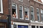 Weesp 26 juni 2020
In je raam een ijsje eten  in weesp