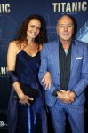 Almere 21 november 2021
Premiere van musical the Titanic in schouwburg Almere. Alfred v d Heuvel met (een) vriendin