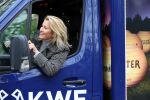Amsterdam 3 december 2021
Anouk Smulders heeft opnames voor SBS6 programma inzake het KWF . Hans Klok heeft lampion bij voor zijn overleden assistente Nathalie Hoop.