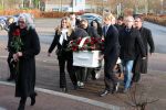 Emmeloord 10 december 2021
Begrafenis Arie Ribbens .Aanwezig zijn vrouw Cea Ribbens zijn dochter met gezin en oa Bonnie St Claire en Jacques Herb met zijn vrouw . De man van Bonnie Anne Jan Jongbloed verzorgt de uitvaart.