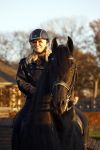 Lunteren 22 november 2021
Presentatie paarden calendar waarvan opbrengst naar het KWF gaat . Bridget Maasland en Samantha Steenwijk krijgen het eerste exemplaar . Ze kopen per paard aanrijden